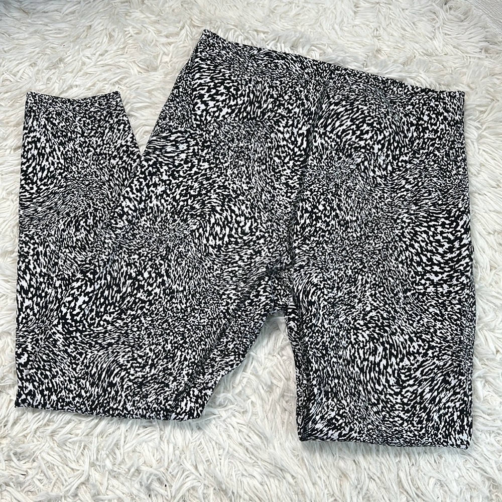 Lululemon InStill High-Rise Tight 25" Warped Grain Alpine White Black